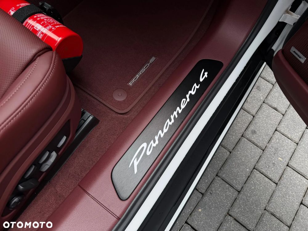 Porsche Panamera 4 - 37