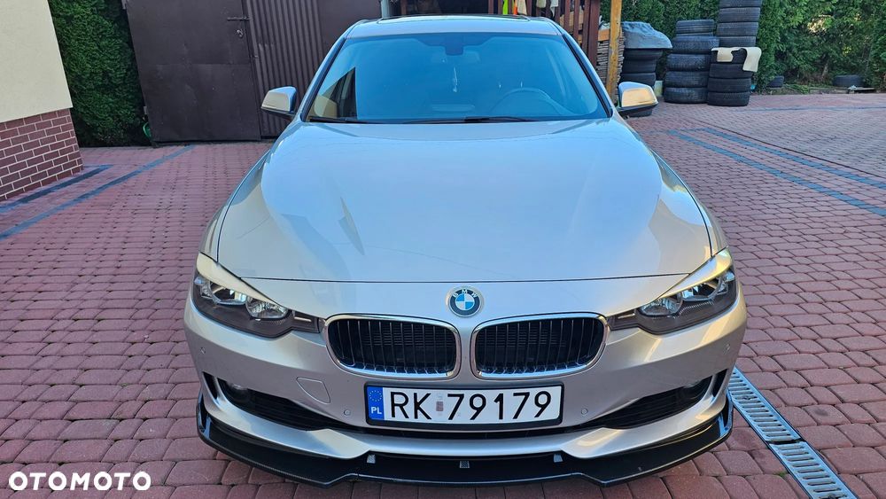 BMW Seria 3 328i xDrive Sport-Aut Sport Line - 15