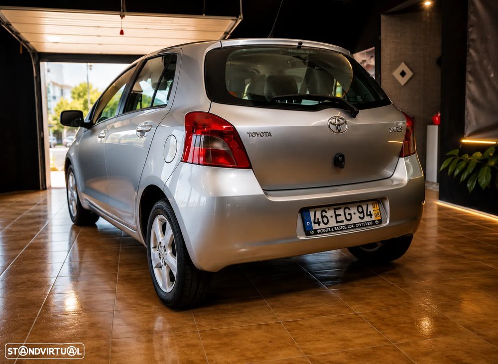 Toyota Yaris 1.0 VVT-i AC - 4
