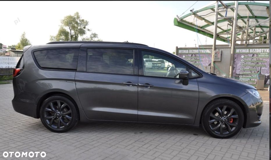 Chrysler Pacifica - 6