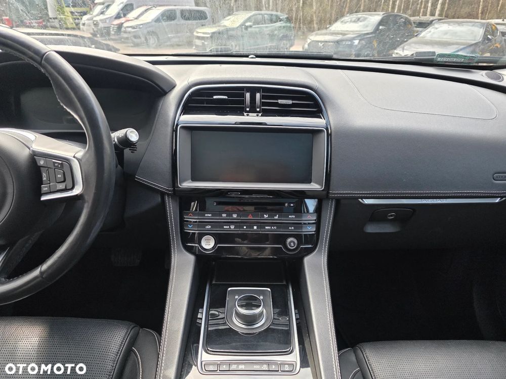 Jaguar F-Pace 2.0 i4D AWD R-Sport - 20