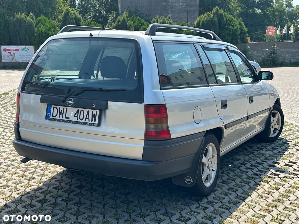 Opel Astra 1.4 Base - 4