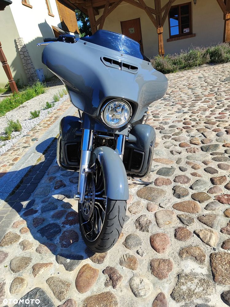 Harley-Davidson Touring Street Glide - 10