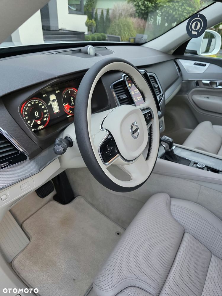 Volvo XC 90 - 23