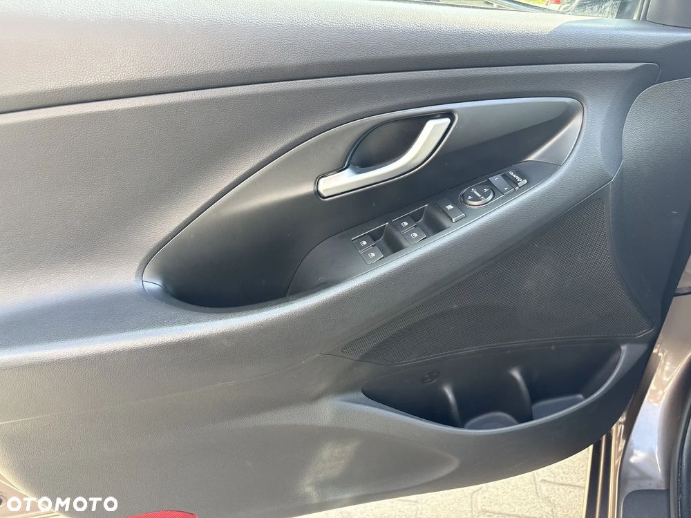 Hyundai i30 1.0 T-GDI Smart DCT - 12