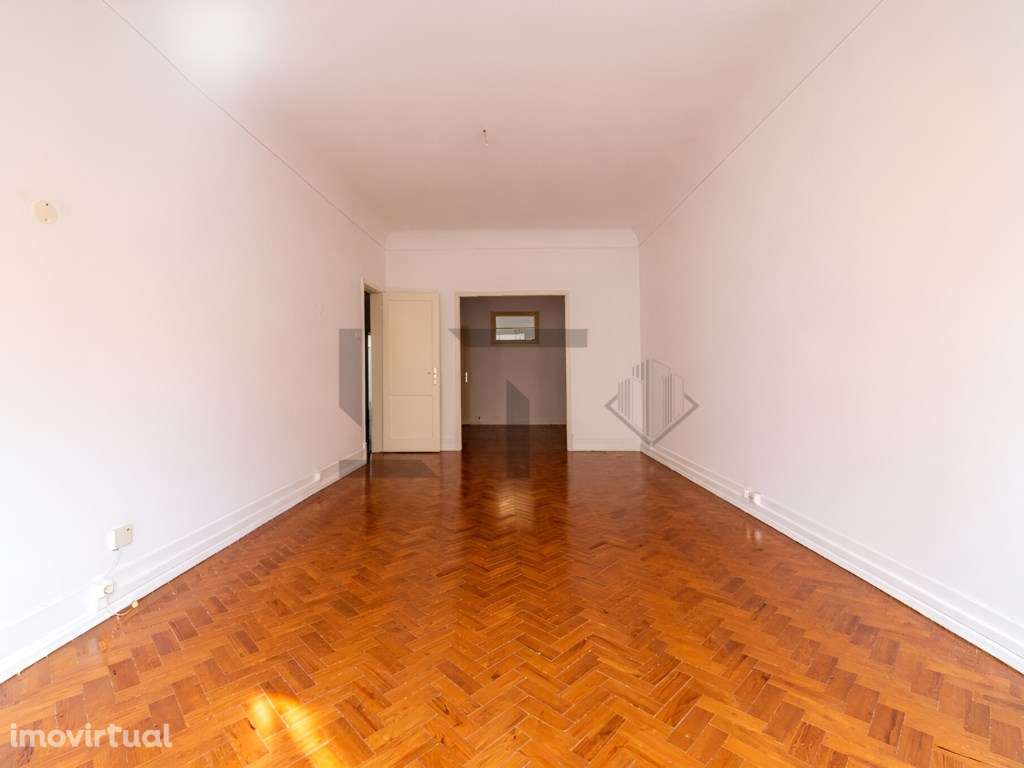 Charmoso apartamento T5 com excelente luz natural, em prédio com el... - Grande imagem: 3/14