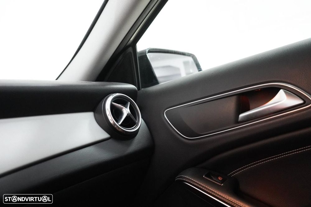 Mercedes-Benz GLA 180 CDi Urban - 14