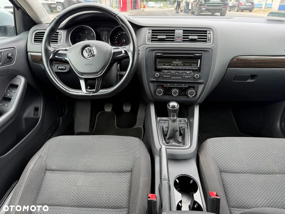 Volkswagen Jetta 2.0 TDI DPF Comfortline - 19