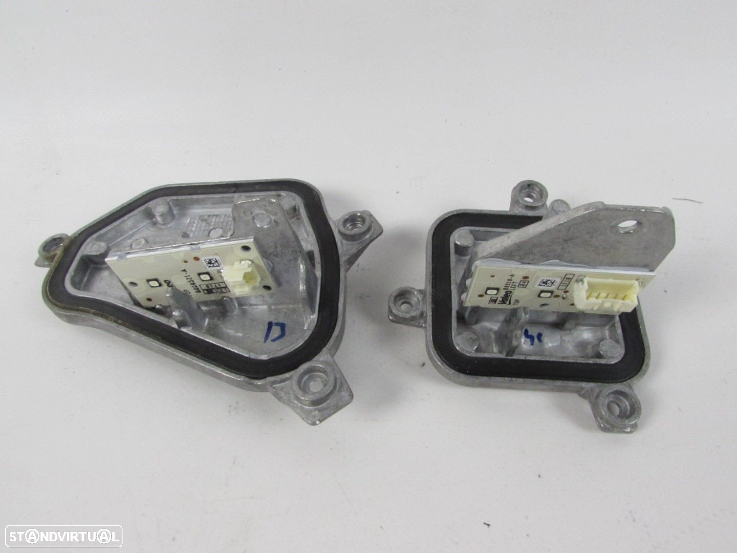 Conjunto de módulos Led Farol Esquerdo Seminovo/ Original BMW X1 (F48) 631174287... - 2