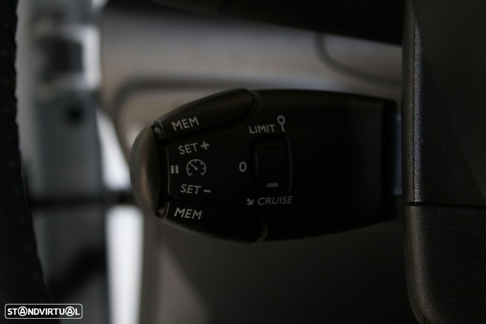 Citroën C3 1.2 PureTech Shine - 26