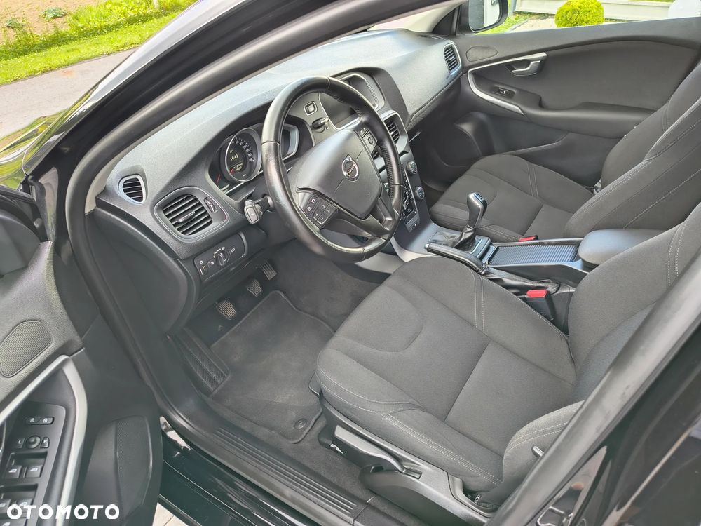 Volvo V40 D2 Momentum - 34