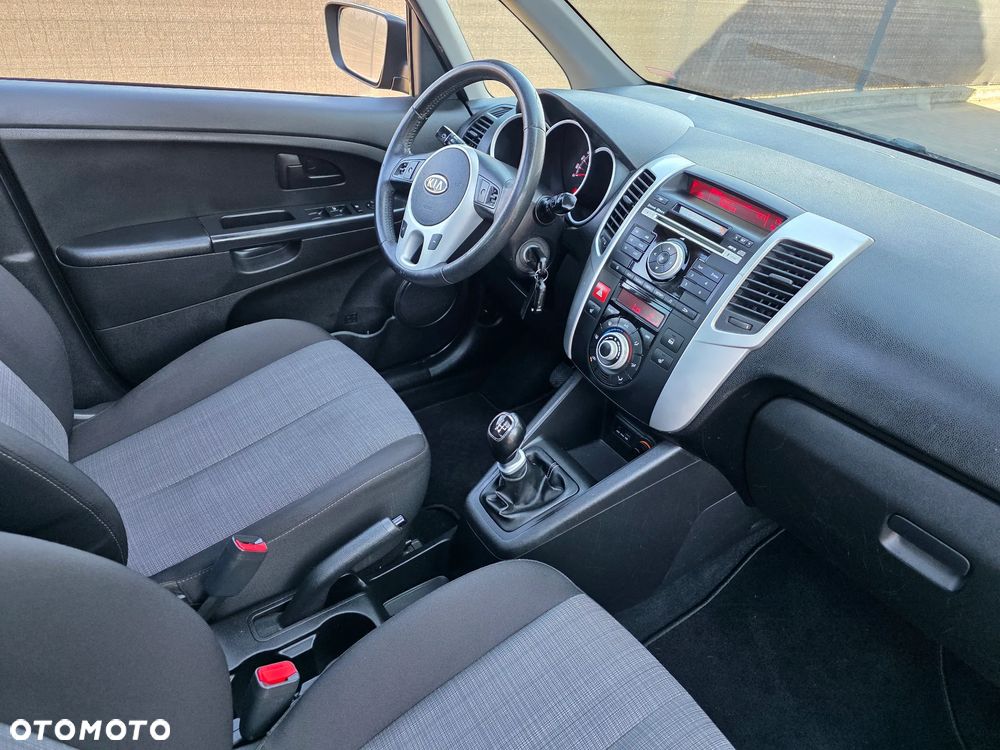 Kia Venga 1.4 CVVT Titanium Collection - 9