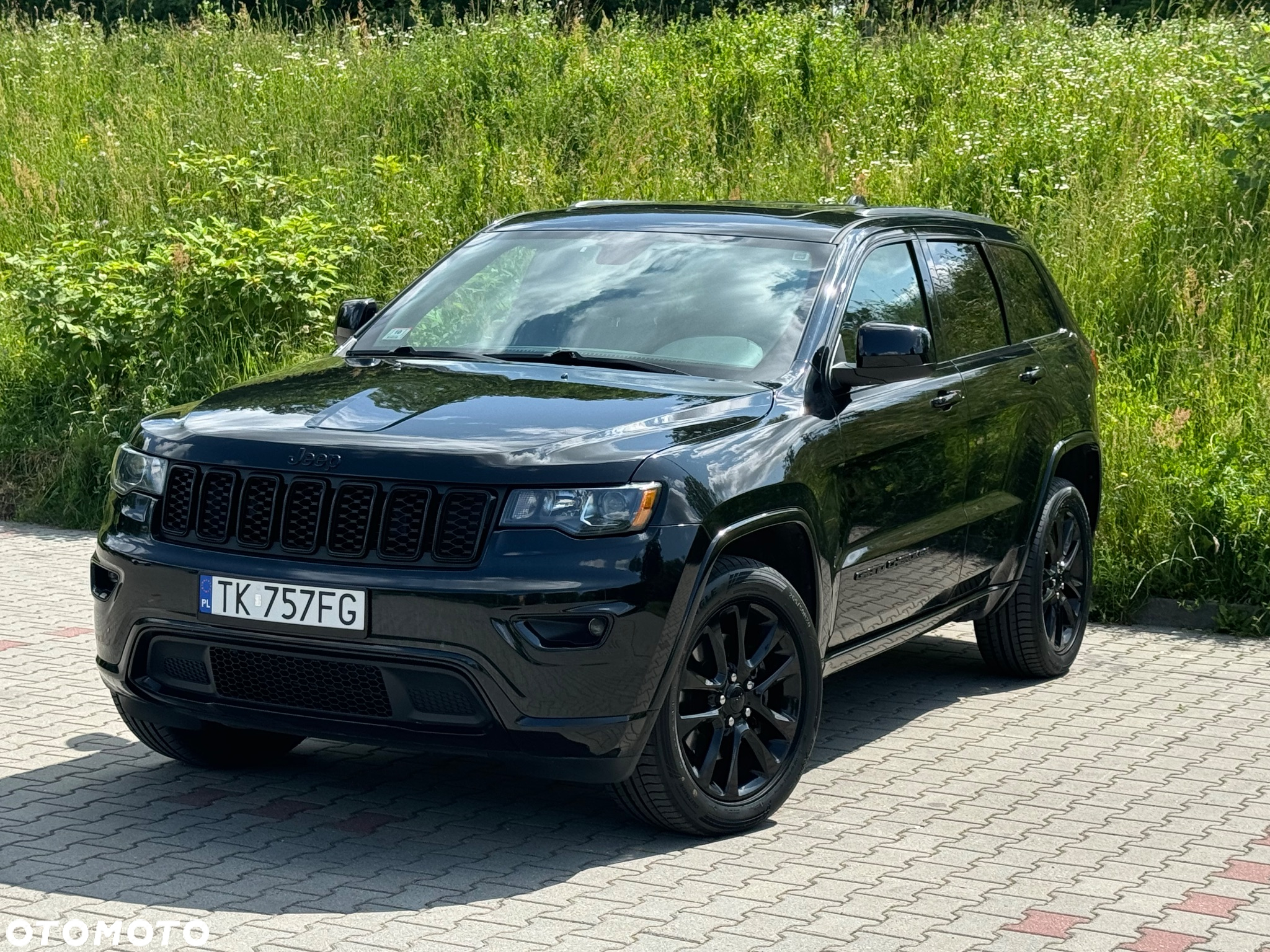 Jeep Grand Cherokee - 23