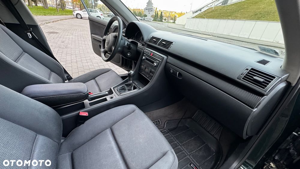 Audi A4 Limousine - 17