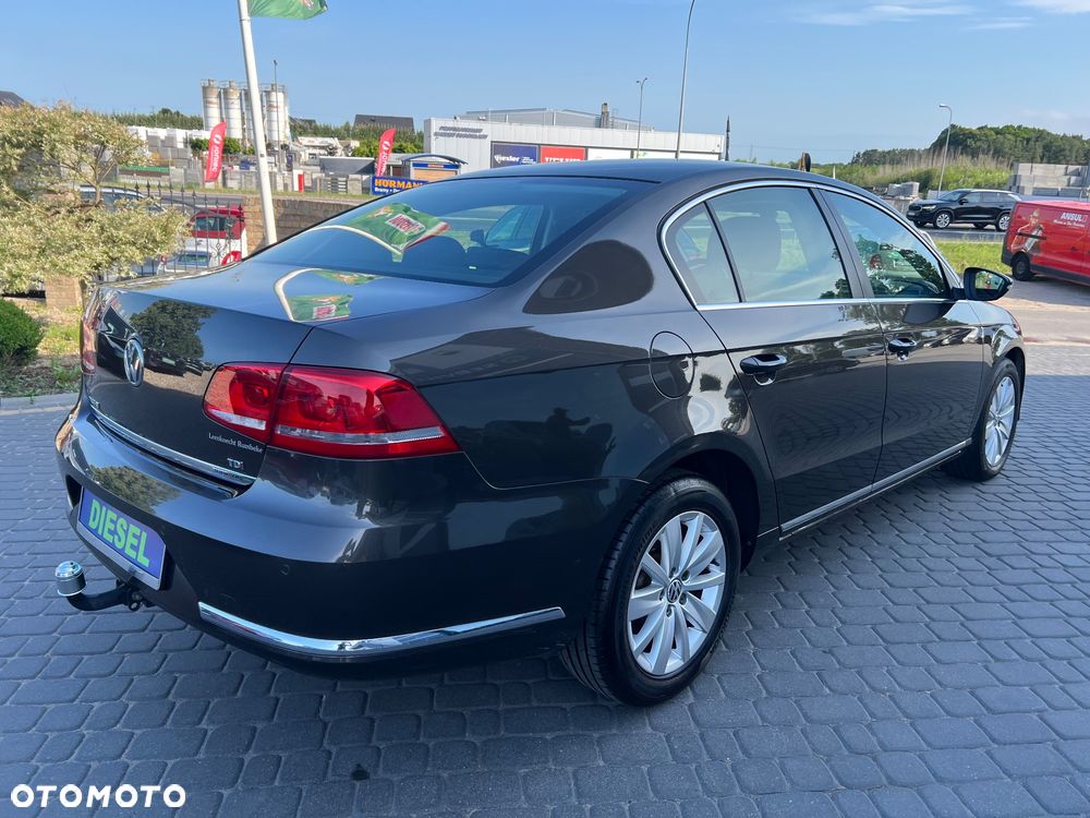 Volkswagen Passat 1.6 TDI BMT Comfortline - 9