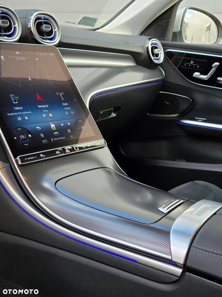 Mercedes-Benz Klasa C 220 d mHEV AMG - 32