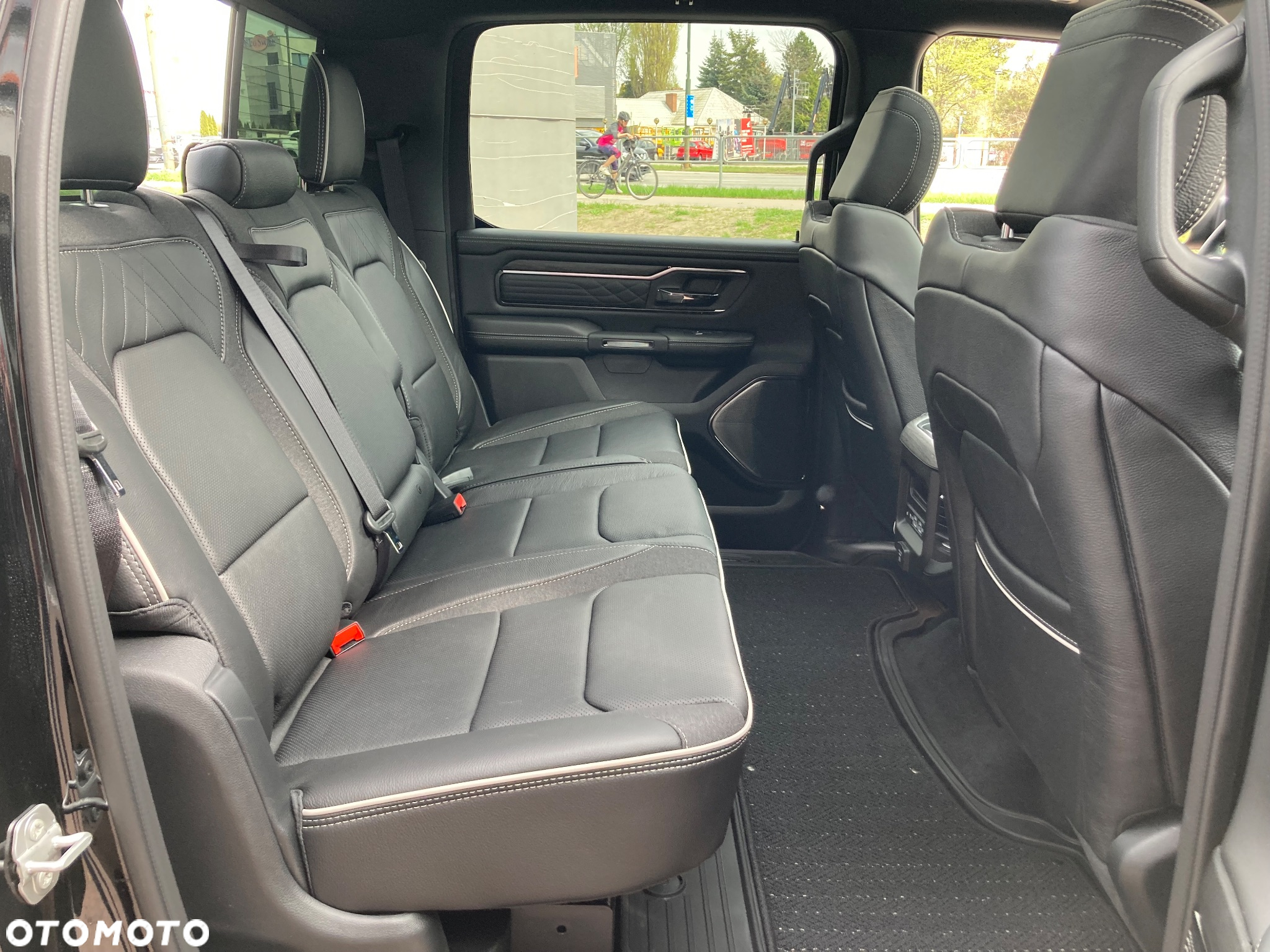 Dodge RAM 1500 5.7 4x4 - 25