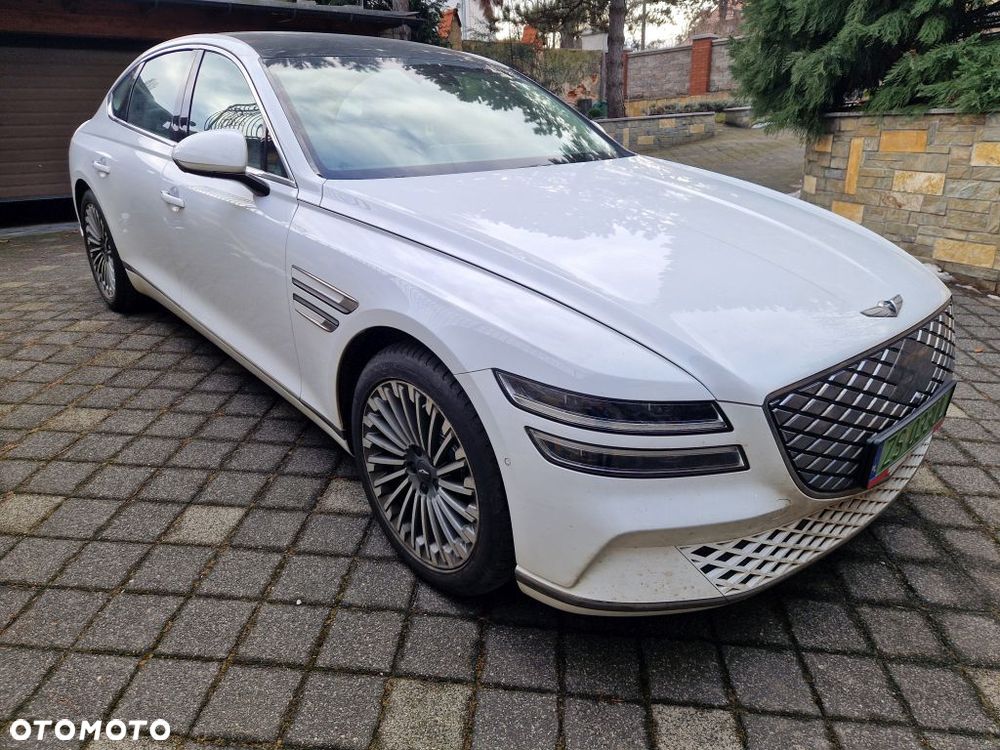 Hyundai Genesis - 1