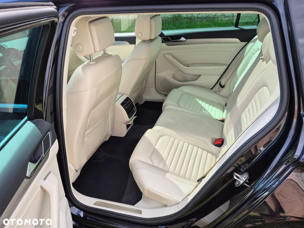 Volkswagen Passat - 9