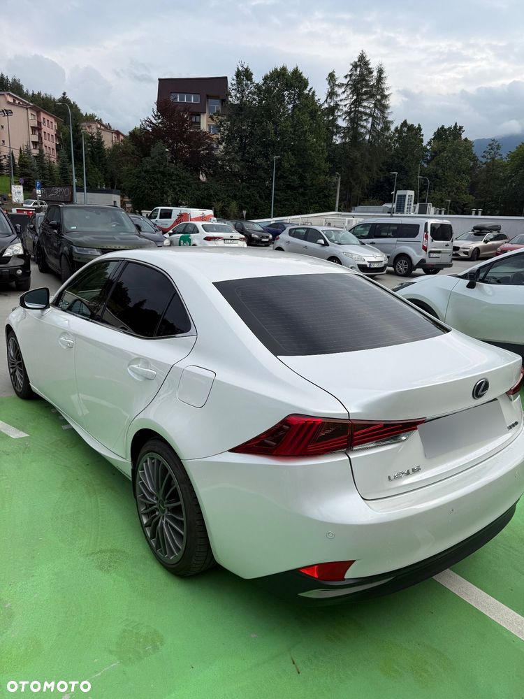 Lexus IS 300h Business Edition - 7