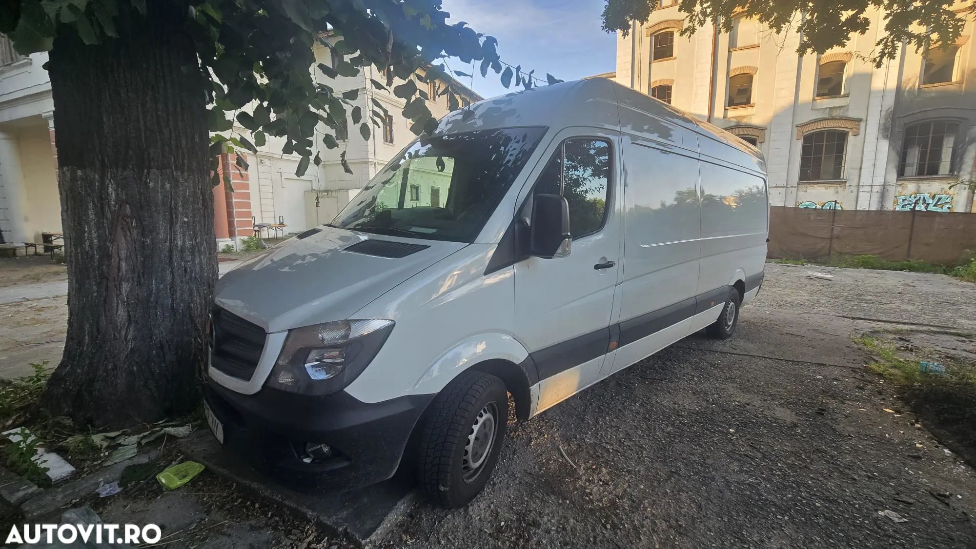 Mercedes-Benz Sprinter - 1