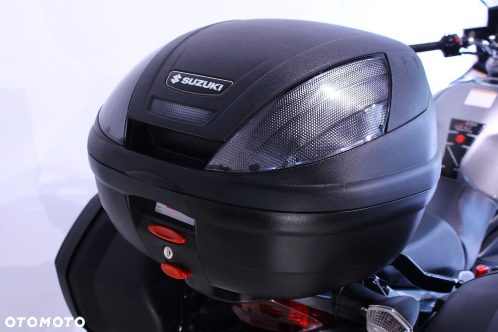 Suzuki GSX - 33
