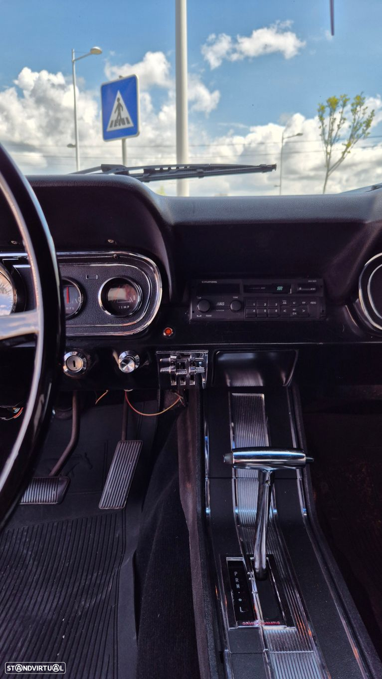 Ford Mustang - 18