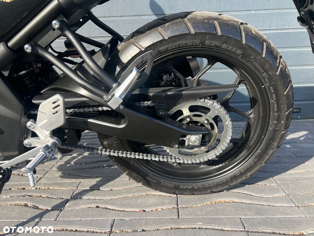 Yamaha XSR - 12