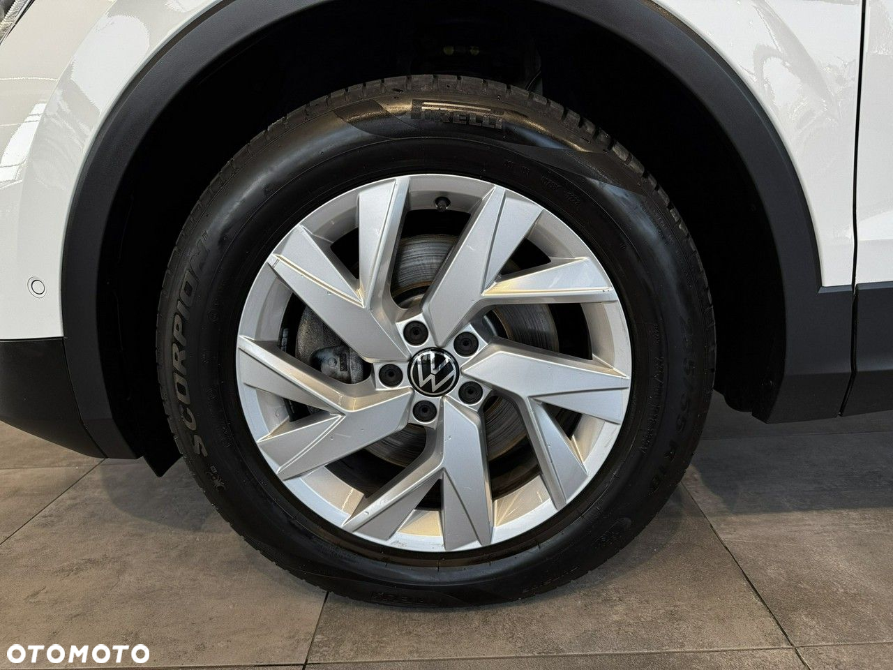Volkswagen Tiguan - 11
