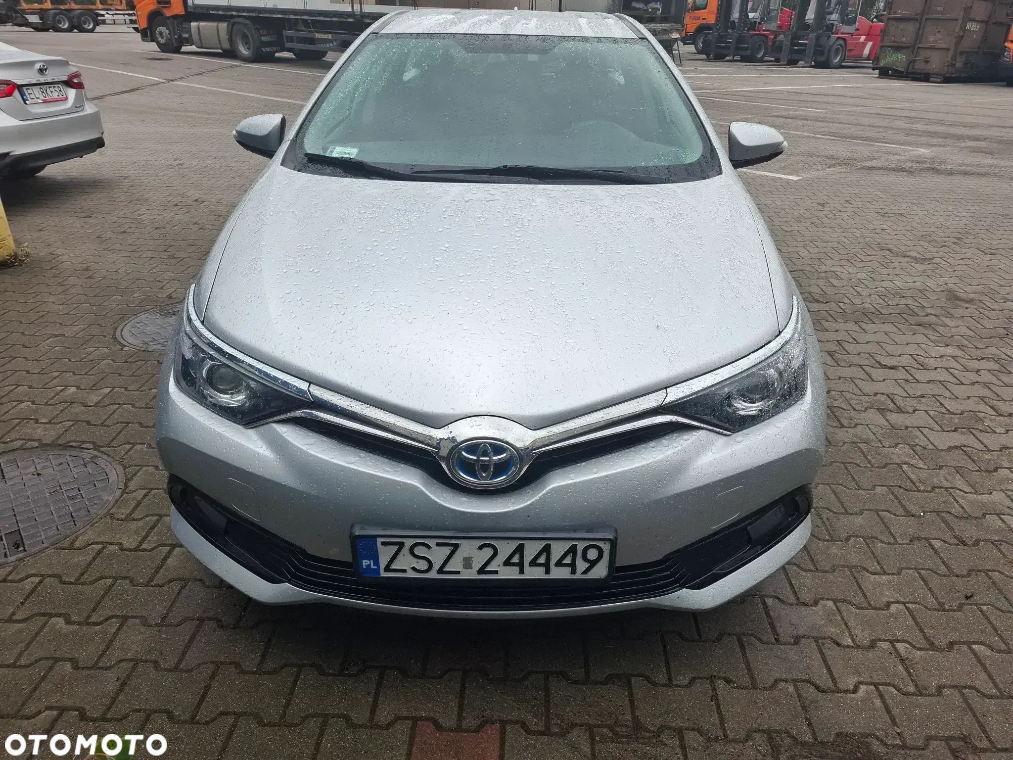 Toyota Auris Hybrid 135 Premium - 1