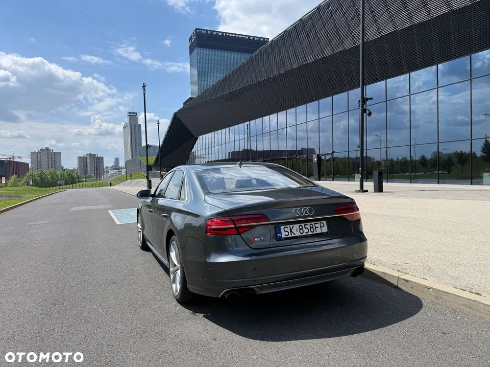 Audi S8 - 13