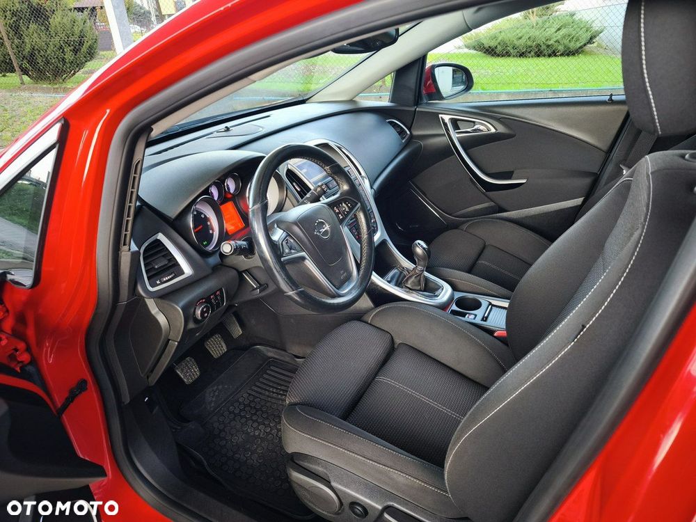 Opel Astra IV 1.6 T Cosmo - 13