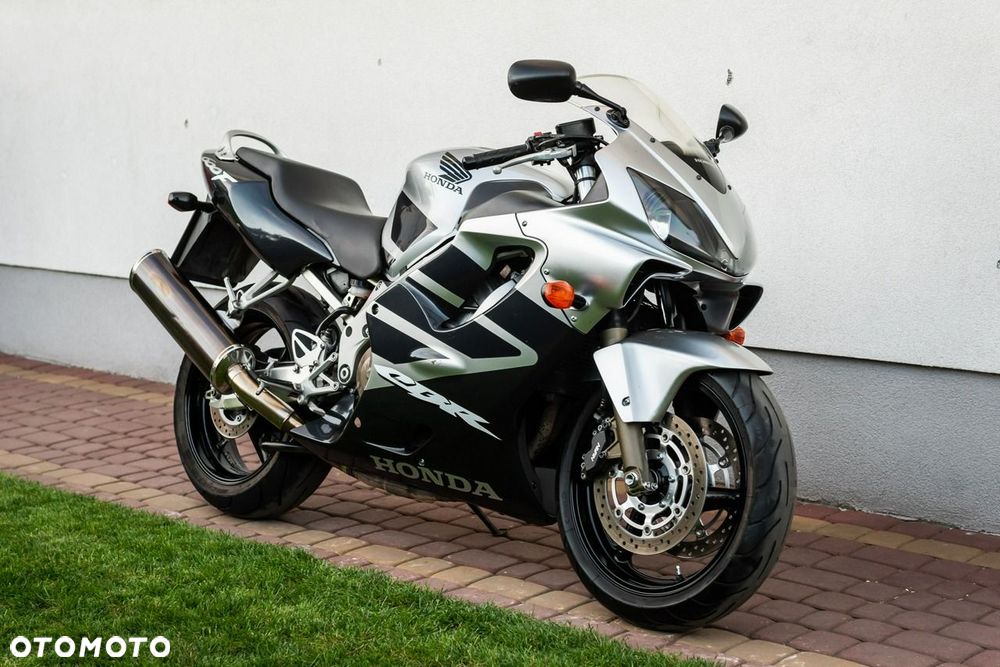 Honda CBR - 1