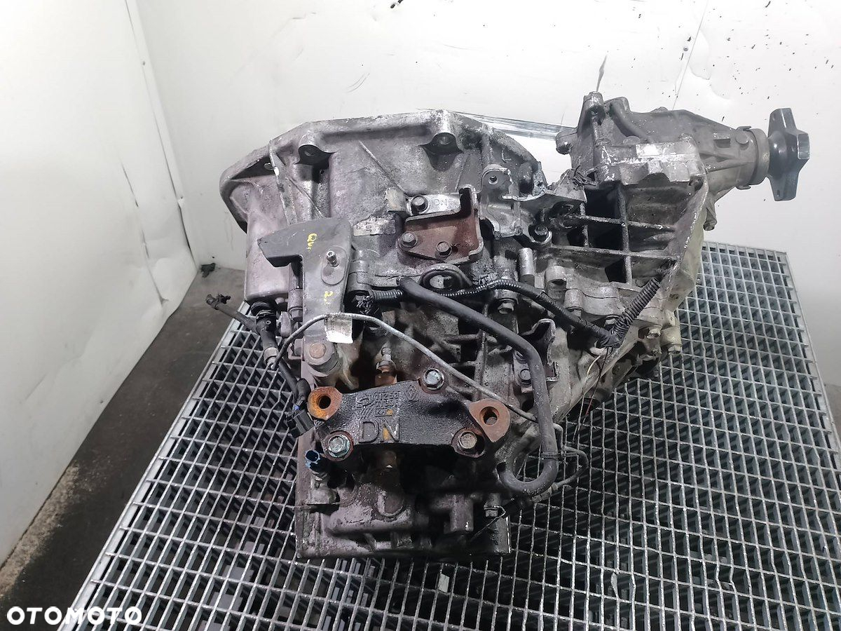 SKRZYNIA BIEGÓW MANUALNA NISSAN X-TRAIL T30 ( 01-07 ) 2.0 D JG7 - 5