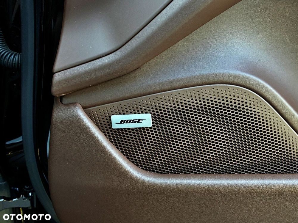 Porsche Taycan - 36