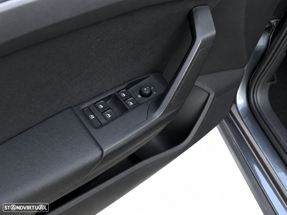 SEAT Arona 1.0 TSI — fotografia 5