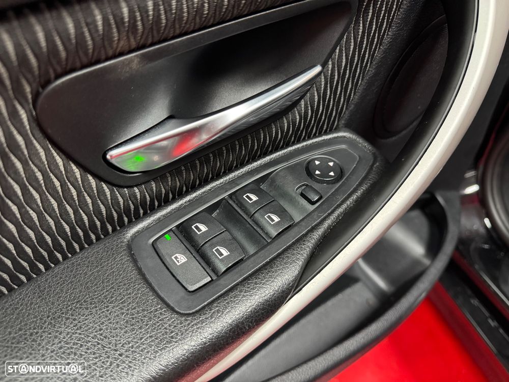 BMW 318 d Line Sport - 18