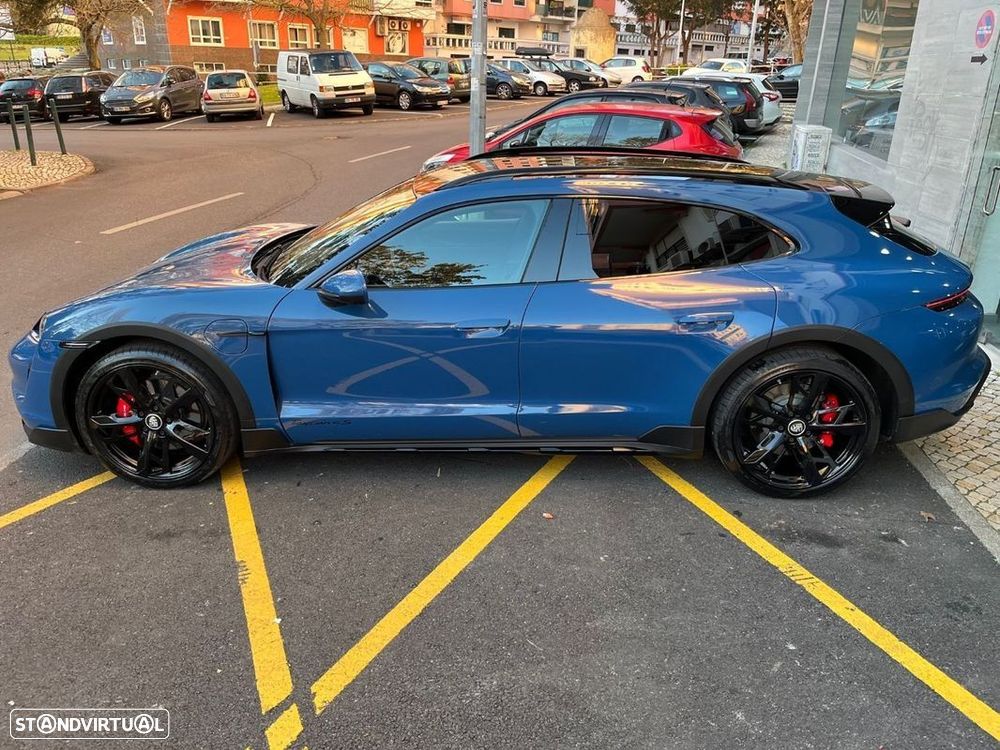 Porsche Taycan Cross Turismo 4S - 43