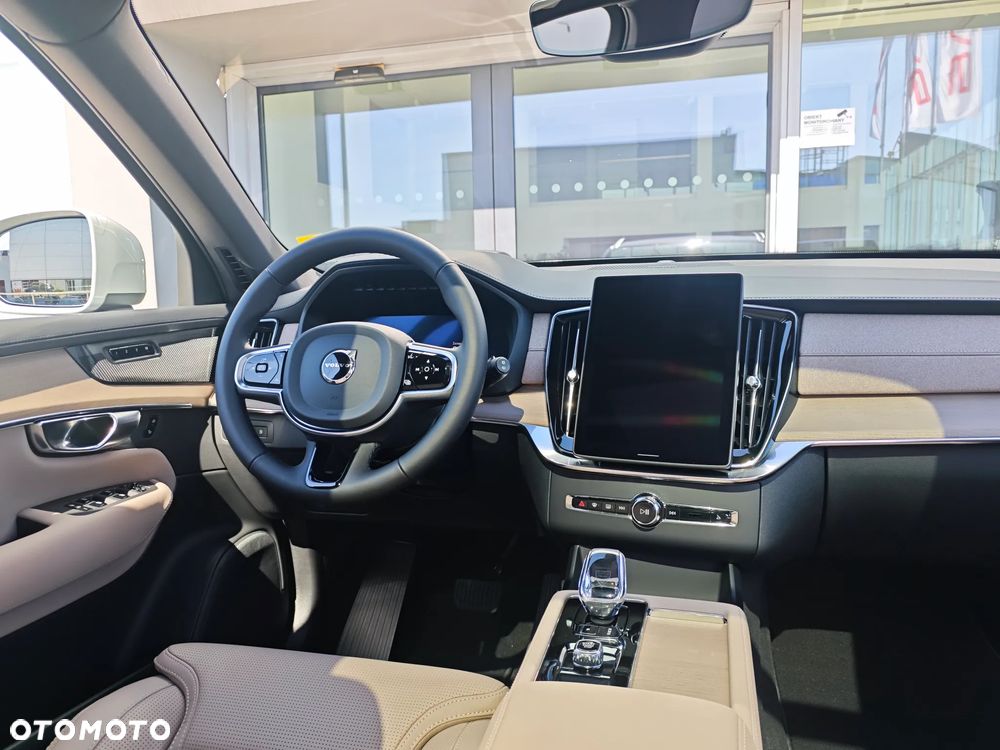 Volvo XC 90 - 9