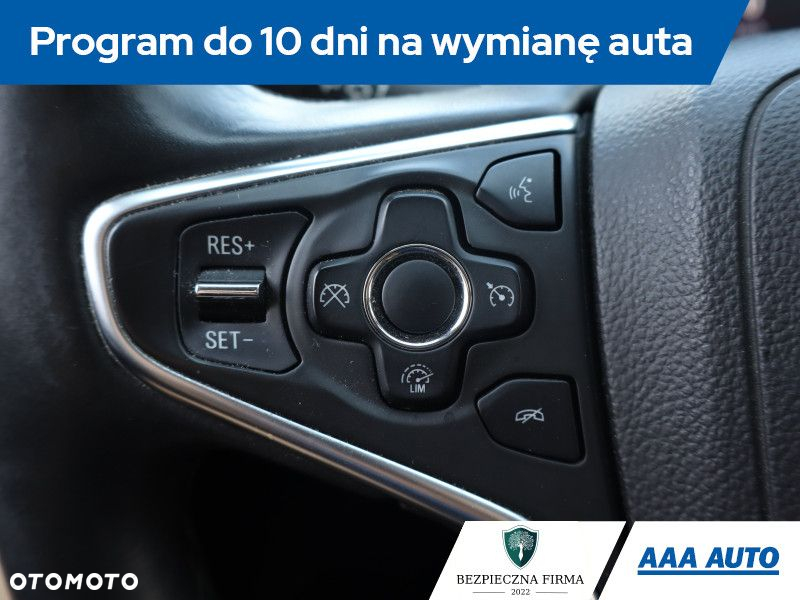 Opel Insignia - 19