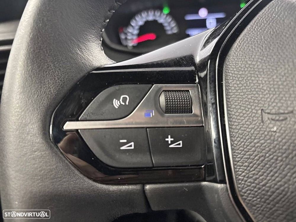 Peugeot 2008 1.2 PureTech Style - 16