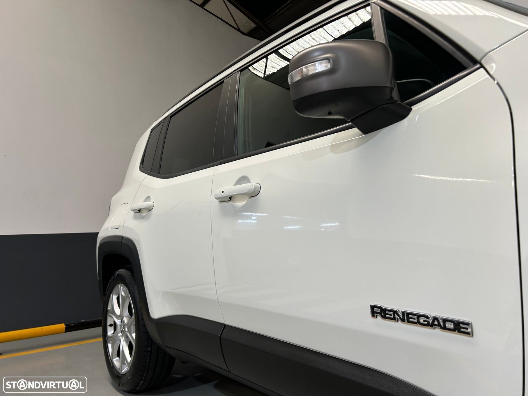 Jeep Renegade 1.0 T Limited - 11