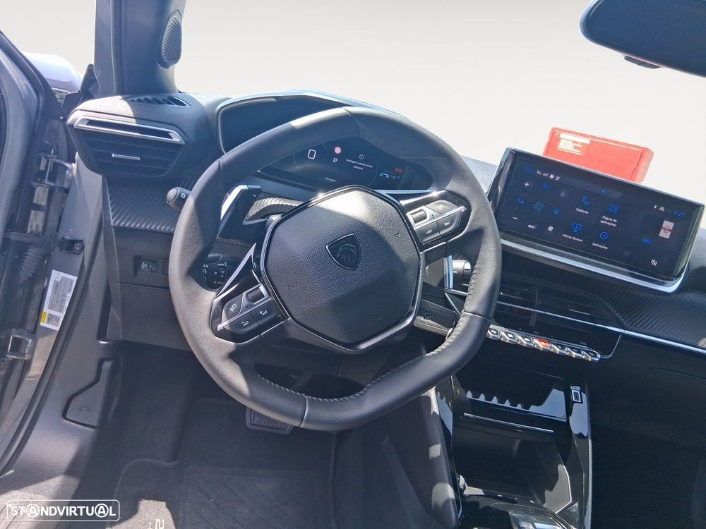 Peugeot 2008 - 12