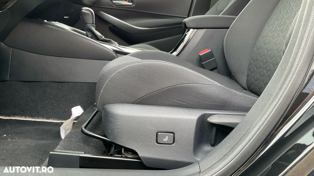 Toyota Corolla 1.8 HSD Dynamic - 34