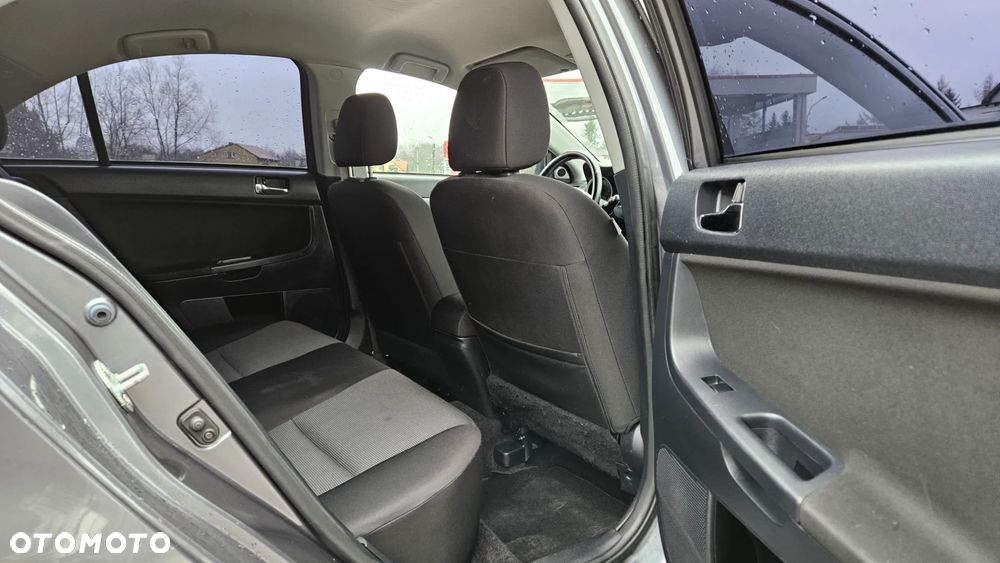 Mitsubishi Lancer 1.8 Intense - 30