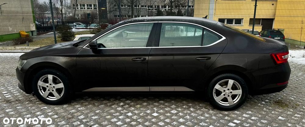 Skoda Superb 2.0 TDI Style - 2