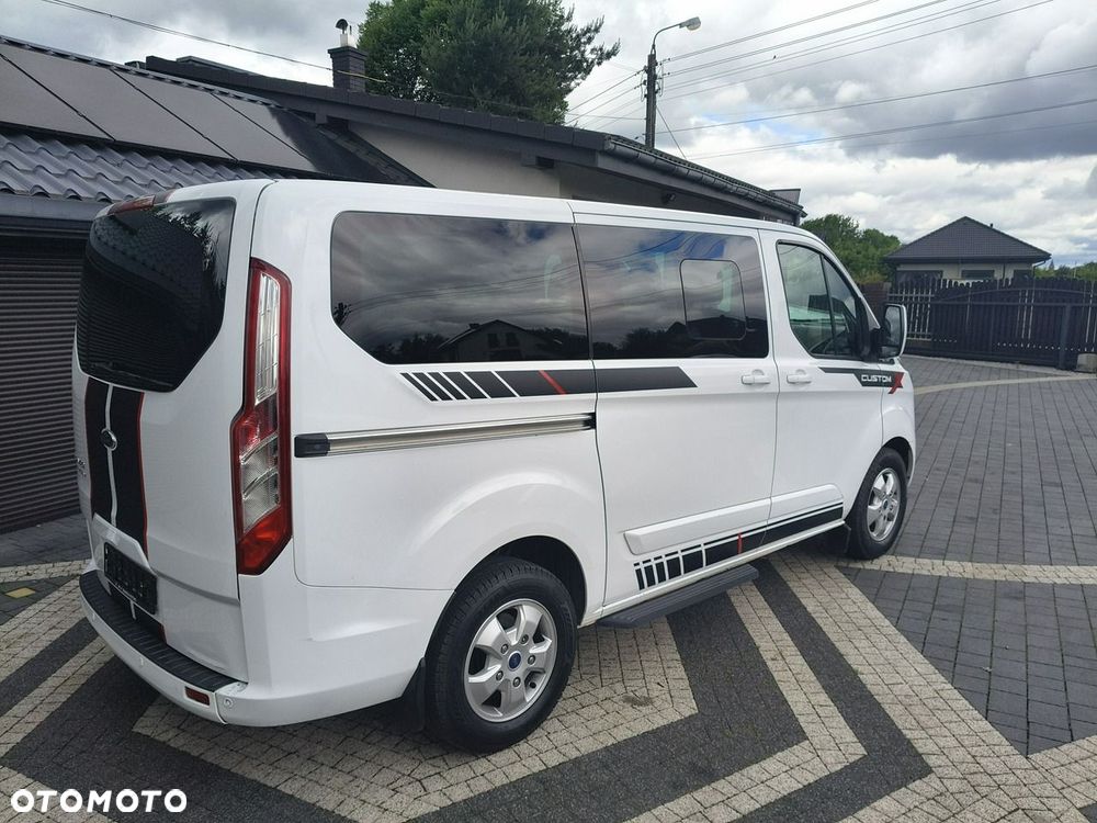 Ford Tourneo Custom - 28
