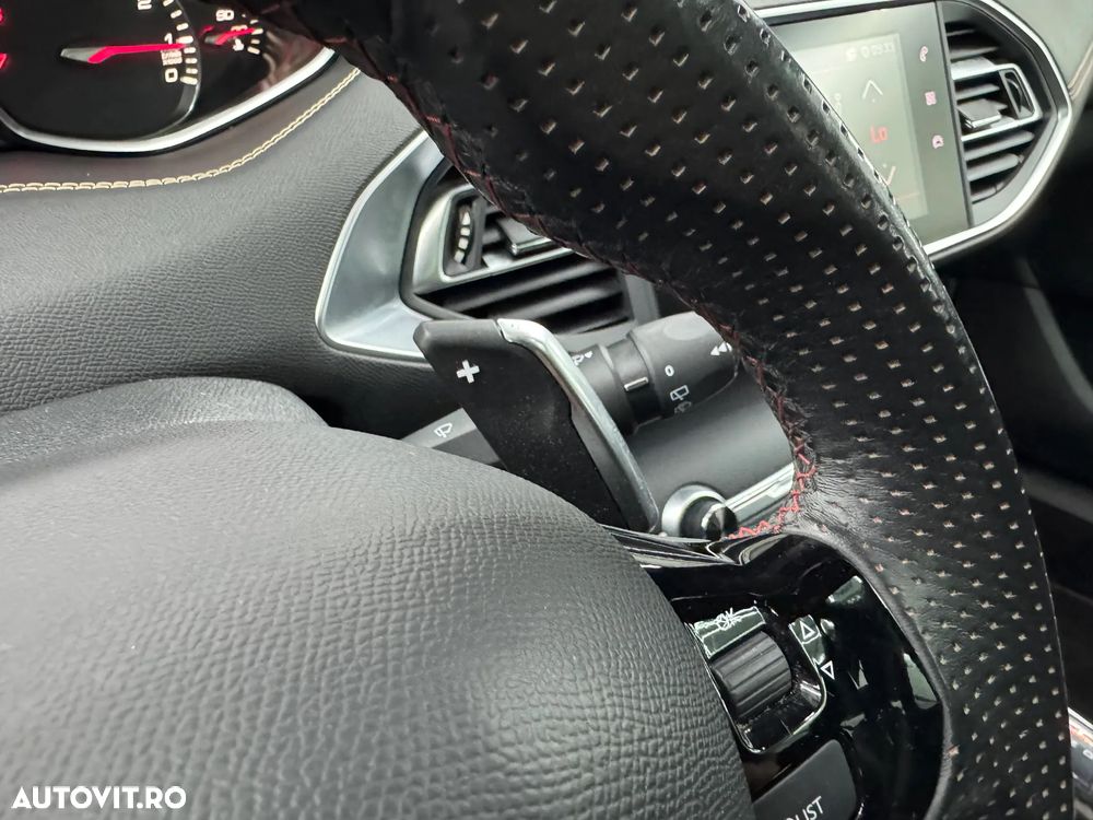 Peugeot 308 PureTech 130 GPF EAT8 Stop & Start GT - 24