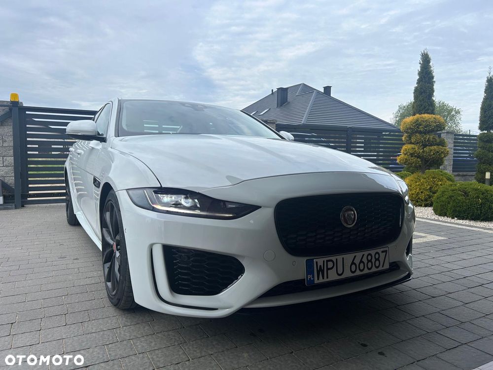 Jaguar XE 2.0 P250 R-Dynamic Black - 28
