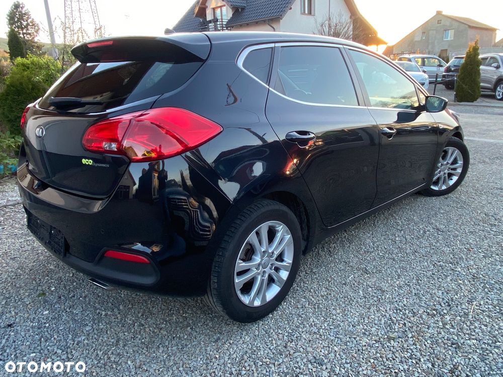 Kia Ceed 1.6 CRDi 128 ISG Spirit - 4